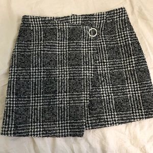 HM HOUNDSTOOTH MINI SKIRT